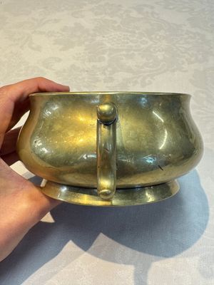 A Chinese bronze handled censer and stand, 17/18th C. — photo 3