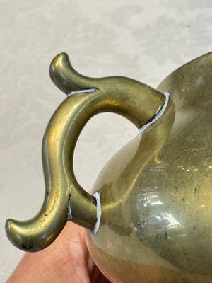 A Chinese bronze handled censer and stand, 17/18th C. — photo 10