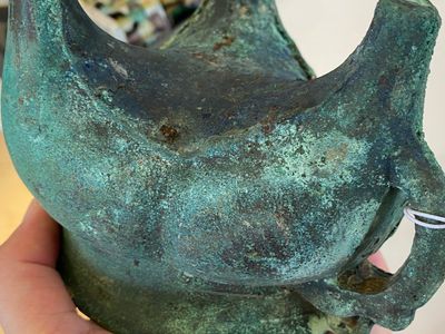 A Chinese bronze 'he' wine ewer, Western Zhou, ca. 11th-8th C. b.C. — photo 12