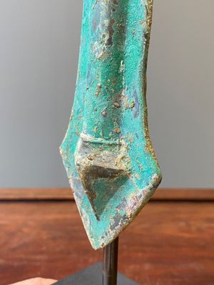 A Chinese bronze horse harness frontlet, Western Zhou — photo 7