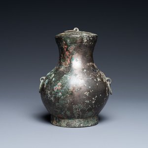 A Chinese bronze 'hu' vase and cover, Han — 照片 1