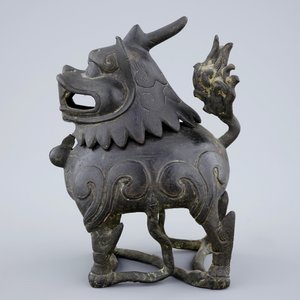 A Chinese bronze incense burner in the shape of a Qilin, late Ming Dynasty — photo 5