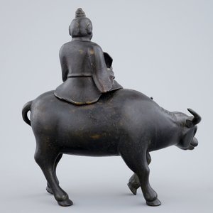 A Chinese bronze incense burner in the shape of a sage riding a buffalo, 19th C. — photo 4