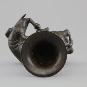 A Chinese bronze incense burner modeled as a reclining elephant, Ming Dynasty, 16/17th C. — 照片 7