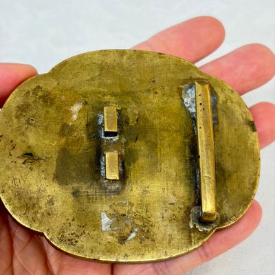 A Chinese bronze miniature vase and a stone-inset gilt-bronze belt buckle — photo 5