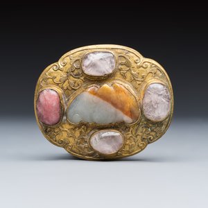 A Chinese bronze miniature vase and a stone-inset gilt-bronze belt buckle — photo 8