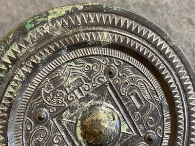 A Chinese bronze mirror, Han — 照片 4
