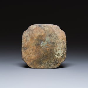 A Chinese bronze mirror with painted portrait of a lady, Tang — 照片 2