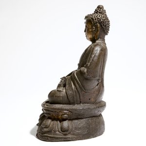 A Chinese bronze model of a seated Buddha Shakyamuni, Ming — 照片 3