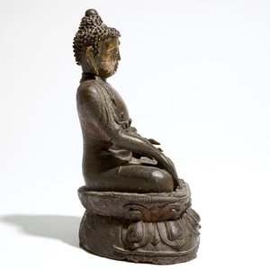 A Chinese bronze model of a seated Buddha Shakyamuni, Ming — 照片 5