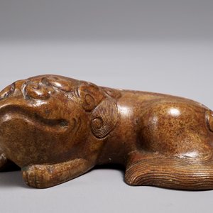 A Chinese bronze scroll or paper weight shaped as a Buddhist lion or Shishi, 18/19th C. — photo 5
