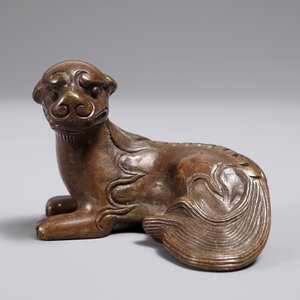 A Chinese bronze scroll or paper weight shaped as a qilin, 18/19th C. — 照片 2