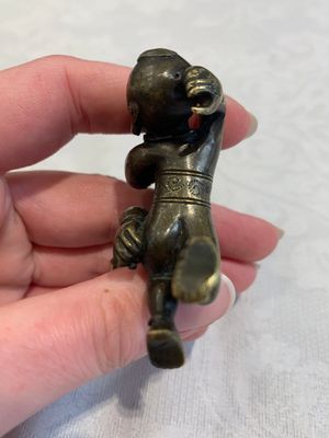 A Chinese bronze scroll weight in shape of two boys, Qing — photo 5
