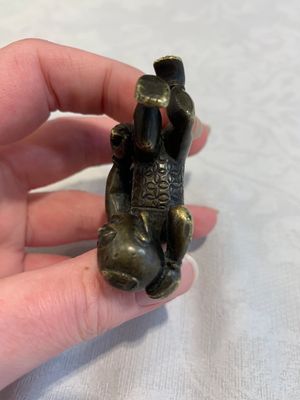 A Chinese bronze scroll weight in shape of two boys, Qing — photo 6