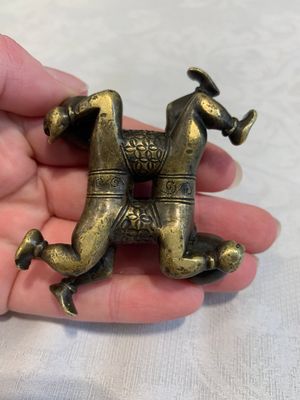 A Chinese bronze scroll weight in shape of two boys, Qing — photo 7