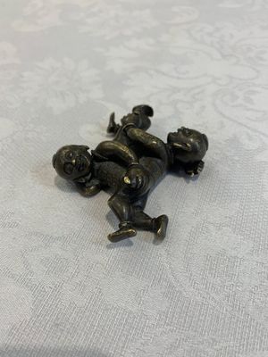 A Chinese bronze scroll weight in shape of two boys, Qing — photo 9