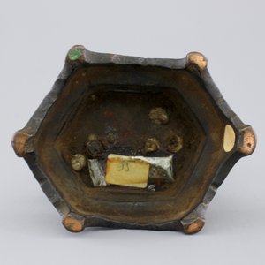 A Chinese bronze sculpture of a musician, Ming Dynasty, 16/17th C. — foto 5