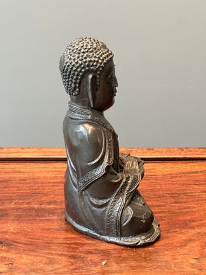 A Chinese bronze sculpture of Buddha, Ming — photo 4