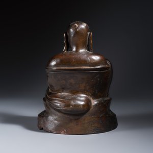 A Chinese bronze seated Budai on a lotus throne — 照片 4