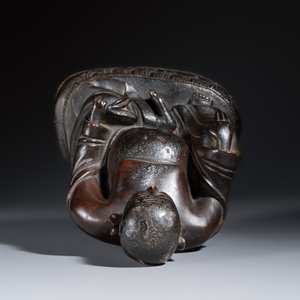 A Chinese bronze seated Budai on a lotus throne — 照片 6