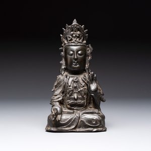 A Chinese bronze seated Guanyin, Ming — photo 1