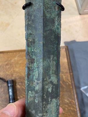 A Chinese bronze sword, Warring States Period, 5/4th C. b.C. — 照片 5