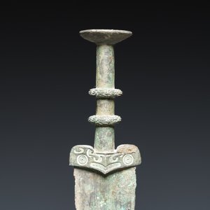 A Chinese bronze sword, Warring States Period, 5/4th C. b.C. — 照片 5