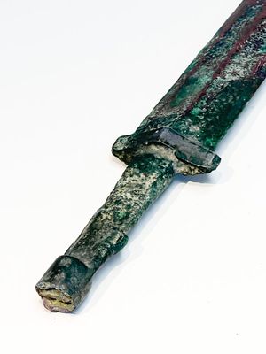 A Chinese bronze sword, Warring States period — photo 8