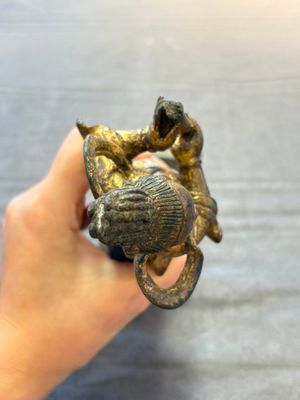 A Chinese bronze Taoist figure and a gilt-lacquered guardian, Ming — photo 5
