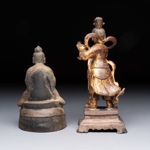 A Chinese bronze Taoist figure and a gilt-lacquered guardian, Ming — photo 3