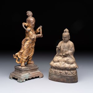 A Chinese bronze Taoist figure and a gilt-lacquered guardian, Ming — photo 5