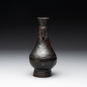 A Chinese bronze 'touhu' vase, Yuan — photo 3