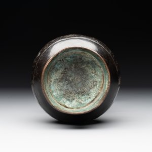 A Chinese bronze 'touhu' vase, Yuan — photo 7