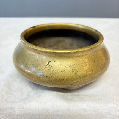 A Chinese bronze tripod censer — photo 4