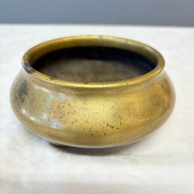 A Chinese bronze tripod censer — photo 3