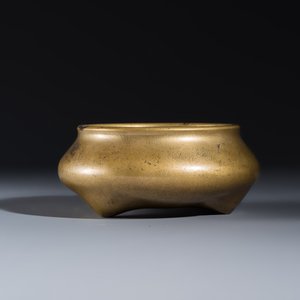 A Chinese bronze tripod censer — photo 5