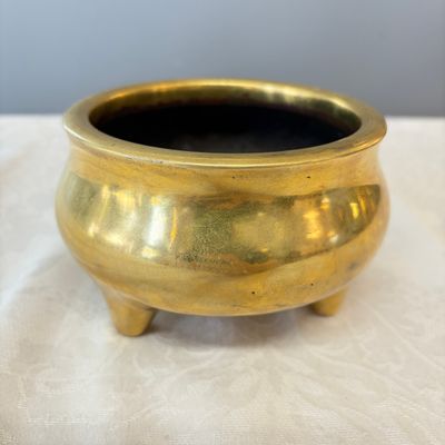 A Chinese bronze tripod censer — photo 3