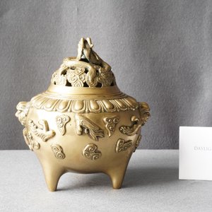 A Chinese bronze tripod censer and cover, 19/20th C. — 照片 9