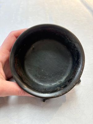 A Chinese bronze tripod censer and cover, Sui/Tang — photo 10