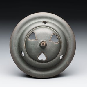 A Chinese bronze tripod censer and cover, Sui/Tang — photo 7
