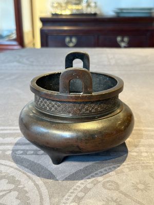 A Chinese bronze tripod censer, Ding 鼎 mark, Yuan/Ming — photo 2