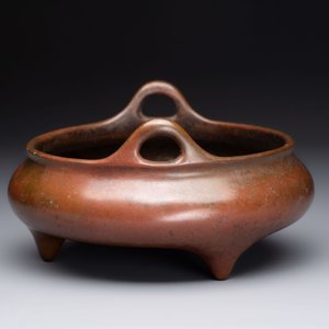 A Chinese bronze tripod censer, Kangxi mark and of the period — photo 2