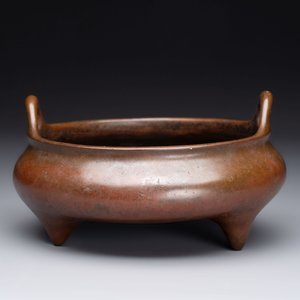 A Chinese bronze tripod censer, Kangxi mark and of the period — photo 3