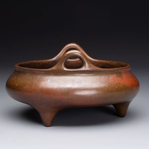 A Chinese bronze tripod censer, Kangxi mark and of the period — photo 4