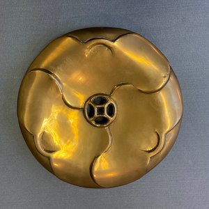 A Chinese bronze tripod censer on stand, Qianlong mark, Qing — 照片 15
