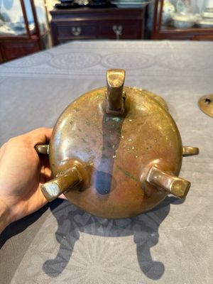 A Chinese bronze tripod censer with cover and stand, 19th C. — photo 18
