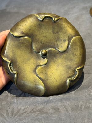 A Chinese bronze tripod censer with cover and stand, 19th C. — photo 23