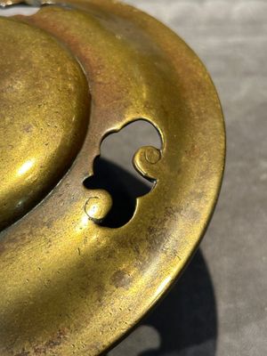 A Chinese bronze tripod censer with cover and stand, 19th C. — photo 9