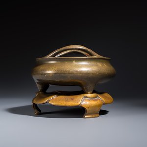 A Chinese bronze tripod censer with handles and stand — photo 3