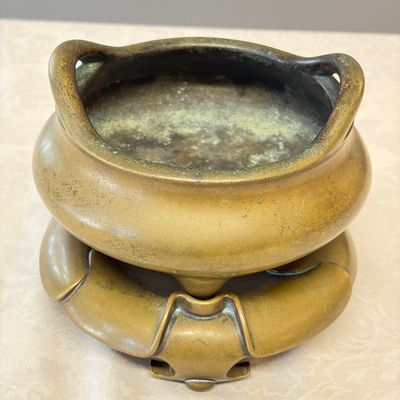 A Chinese bronze tripod censer with handles and stand — photo 2